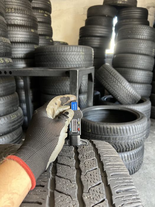 2 anvelope de iarna 215/65/16C Continental 2021!