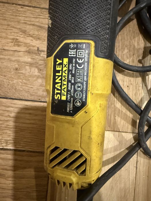 Шлифмашинка stanley FME 822