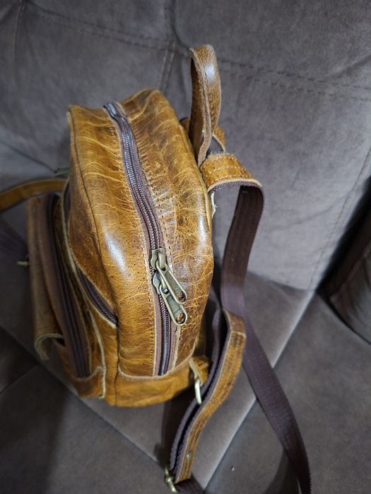 Продам кожаный рюкзак.