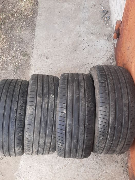 Продам шины 235/45/18