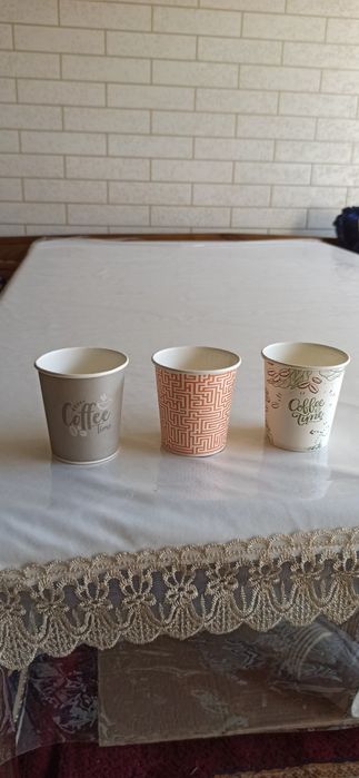 Бумажный стакан разных вида