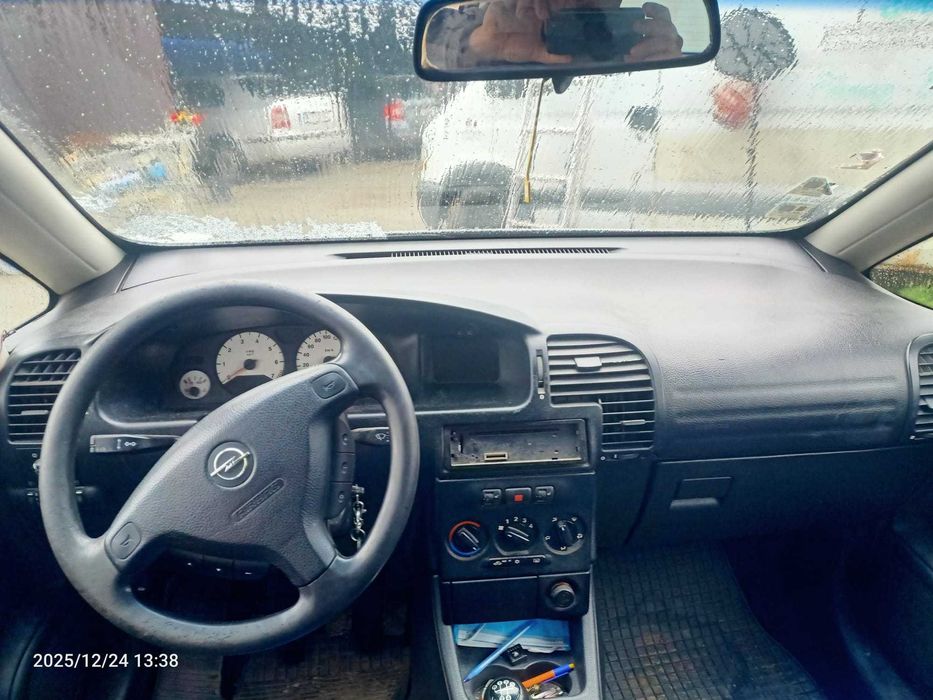 La pachet sau separat 2 Bucati Opel Zafira 1.8 benzina si gaz GPL