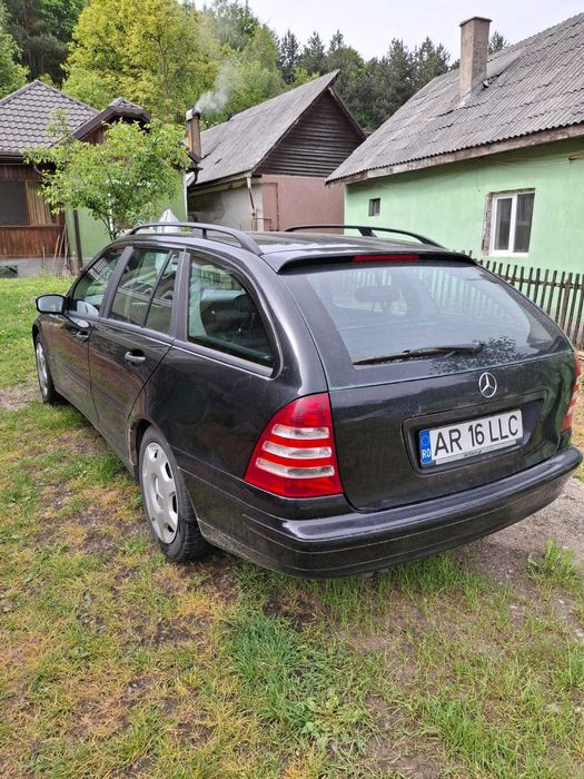 Vand  sau schimb plus diferenta Mercedes C200 CDI combi, 2004 Diesel