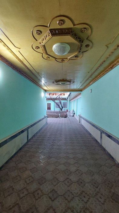 8 комн. ДОМ, участок 6 соток. Янгихает р-н, ор-р Сергели 1. Метро 1 км