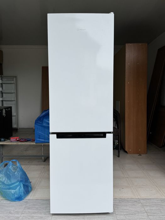 Холодильник INDESIT
