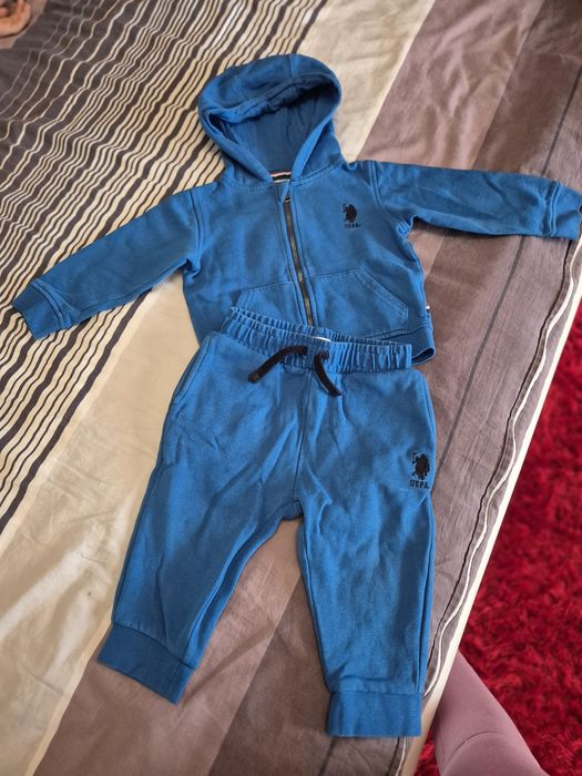 Compleu U.S Polo ASSN mărimea 18 luni.