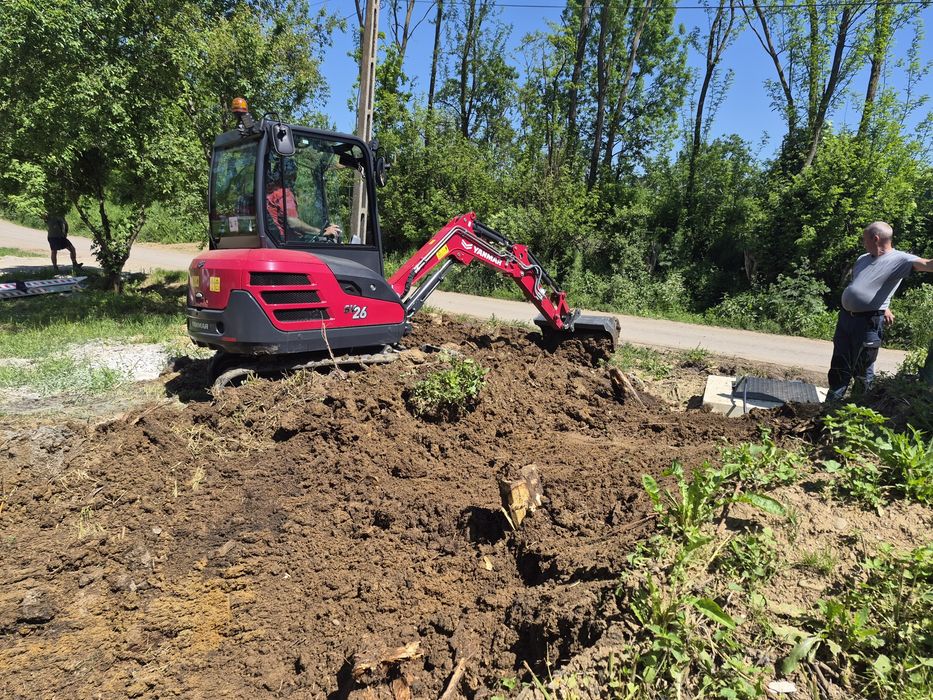 Excavator Yamnar de 2,6T si mașină de 3,5 T de închiriat