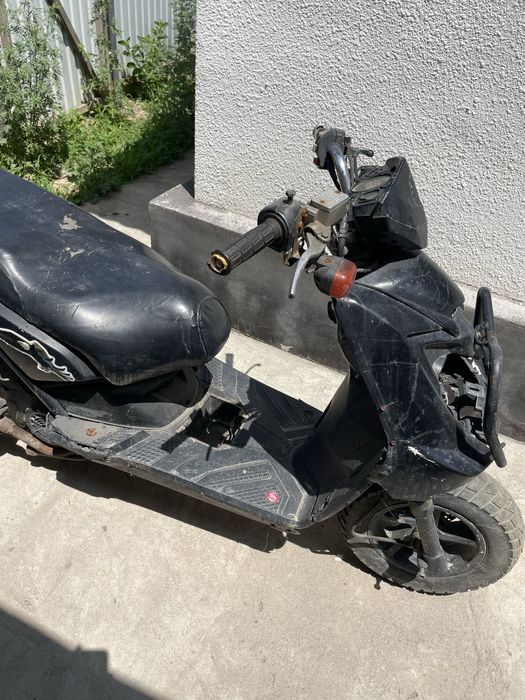 Продам скутер бумер