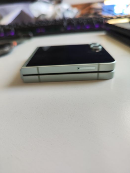 Samsung Flip 6 , Mint Green, stare exceptionala