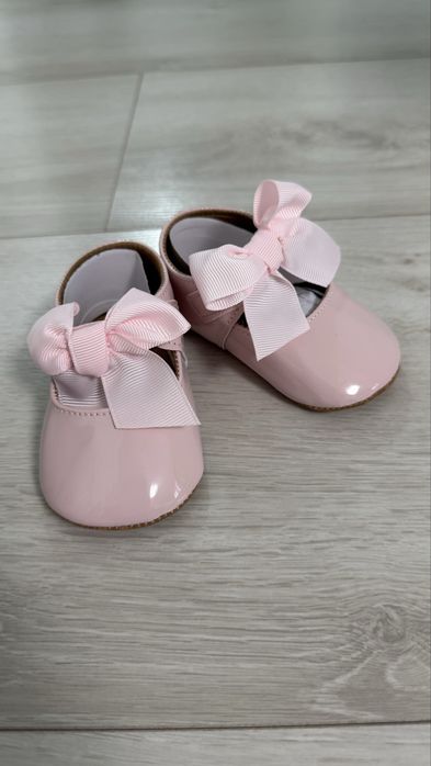 Пинетки для новорожденных нарядные