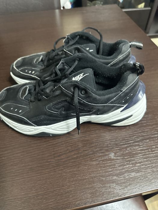 Nike barbatesti marimea 42.5 in strae buna.