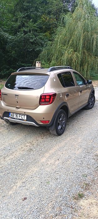 Vînd Sandero stepay an 2020-- benzină cu turbo .
