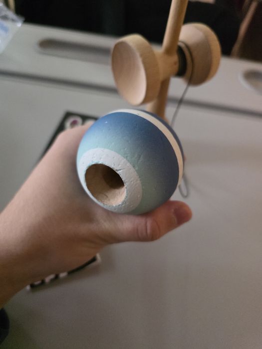 Kendama Sweets Broken shape HORIZON FADE – BLUE/WHITE – ANTI-SKID