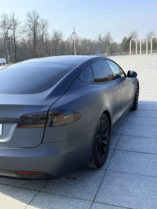 Tesla Model S 75D