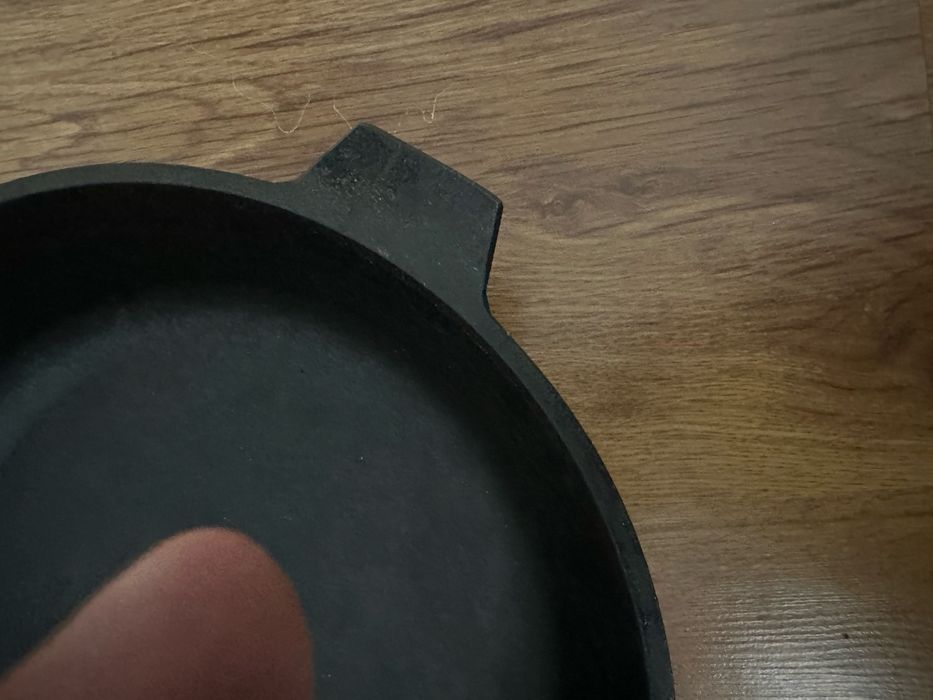 Чугунная сковорода 28 см