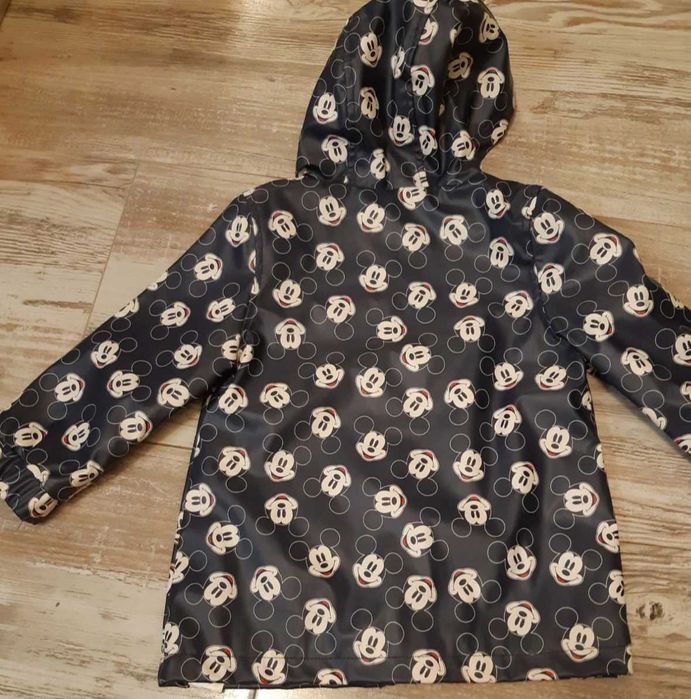 Geaca de ploaie,marimea 92