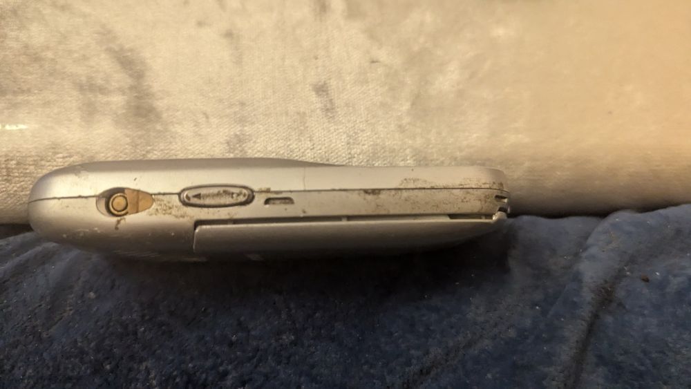 Продам телефоны 2 шт на запчасти