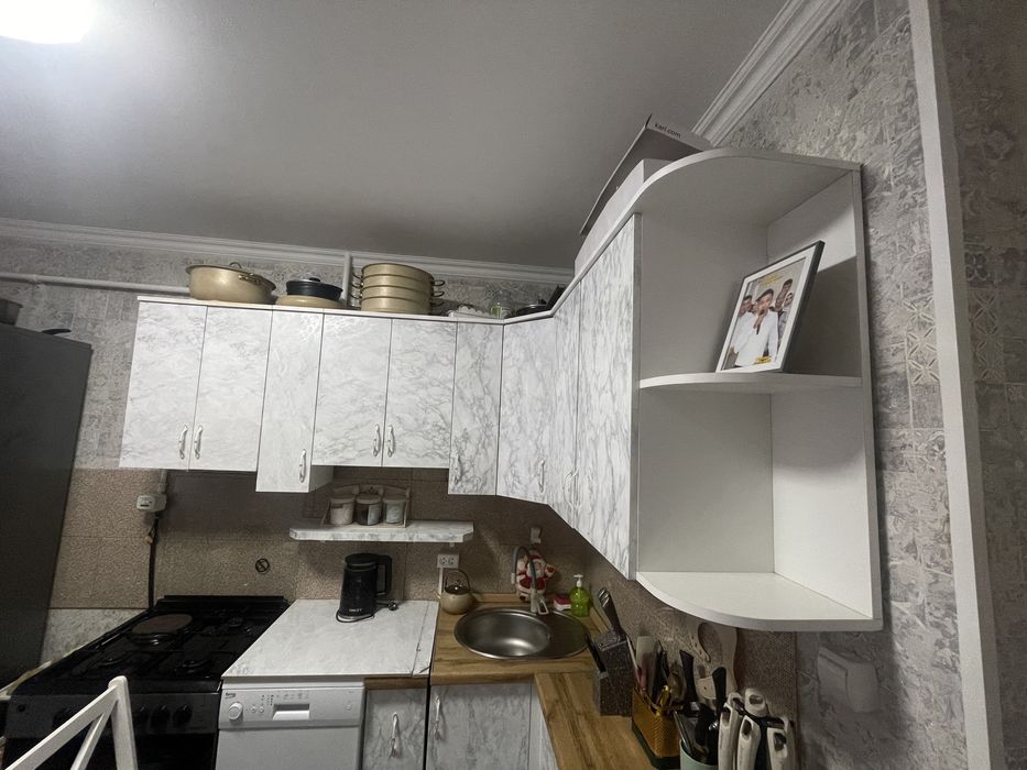 Кухенный гарнитур сатылда