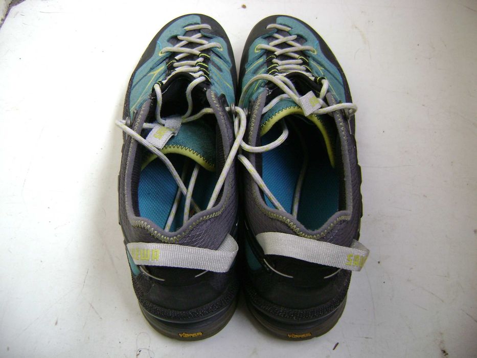 Продавам туристически обувки Salewa Gore Tex номер 41
