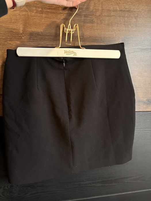 Черна пола от Zara