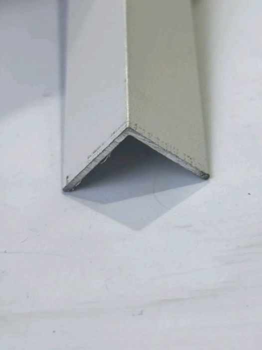 Алюминиевые угалок для стена