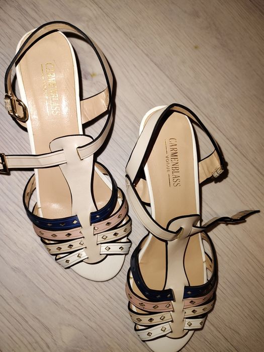 Продам женскую обувь