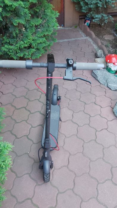 Trotineta electrică nouă