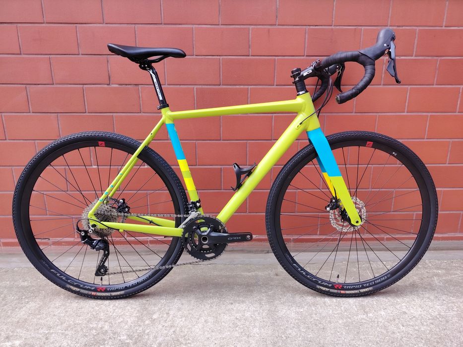 Bicicleta Gravel Stans / Shimano GRX 2 x 10 / Frane Hidraulice grx