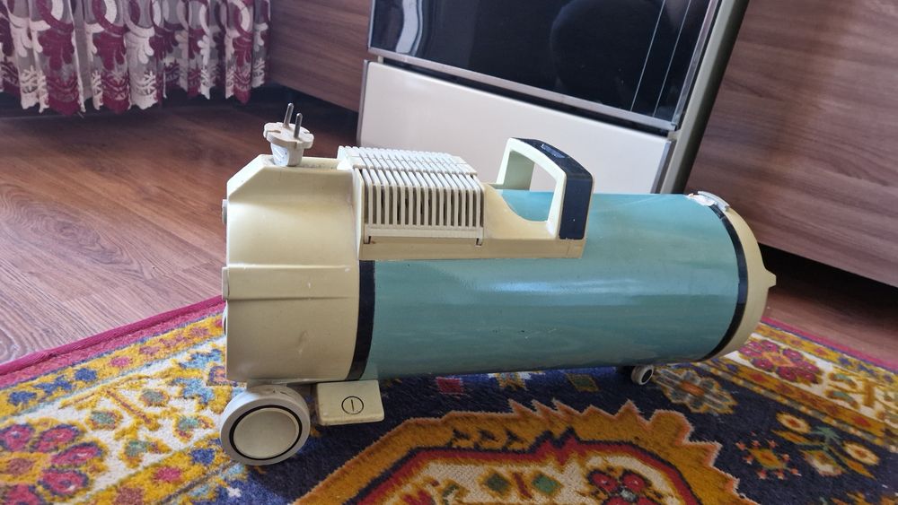 Продам пылесос риаритет
