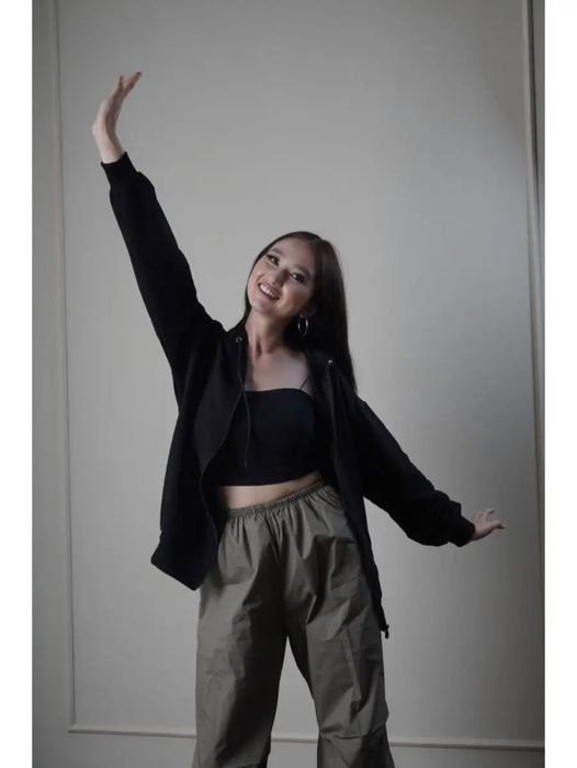 продам кофту зипку