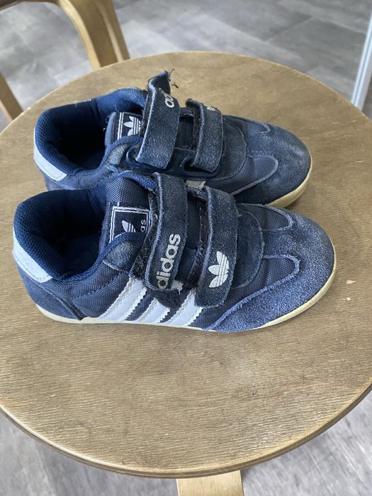 Детская обувь. Кроссовки