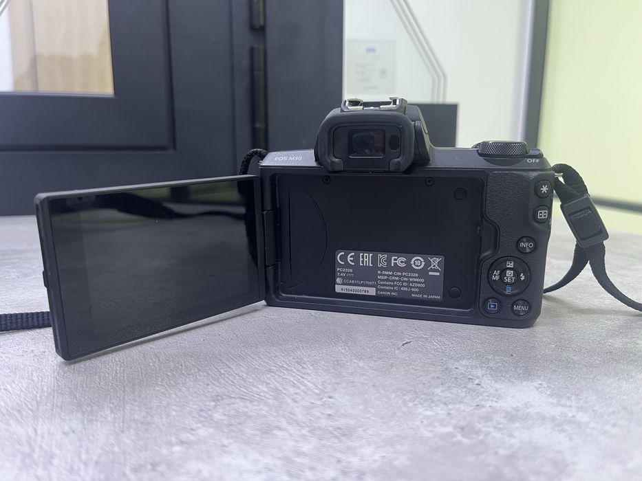 Комплект продам камеры Canon m50