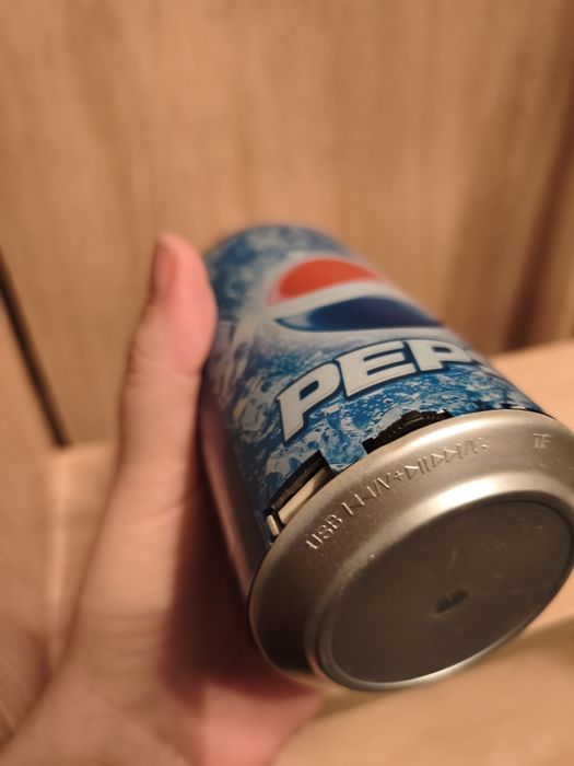 Колонка ( не блютуз)