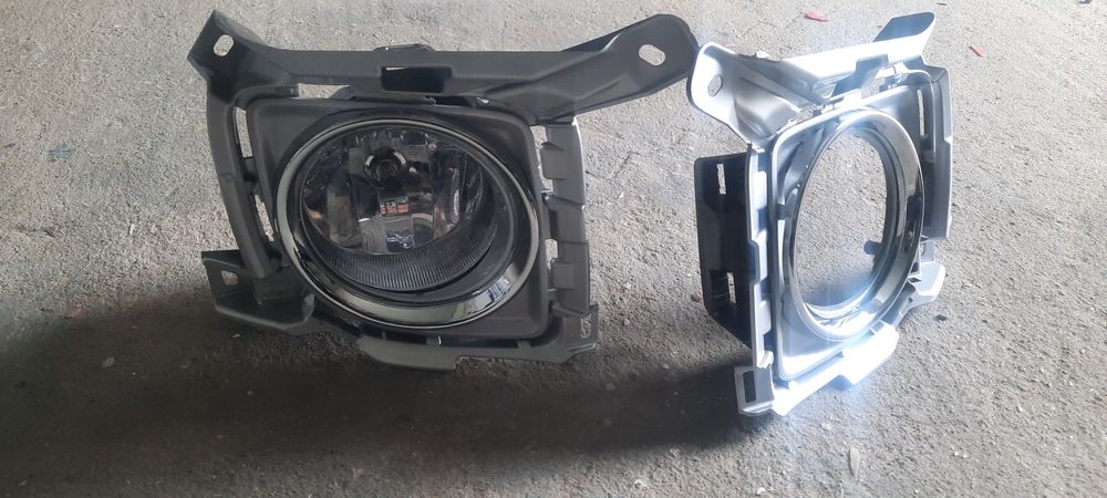 Продам противотуманки на Ланкрузер 200