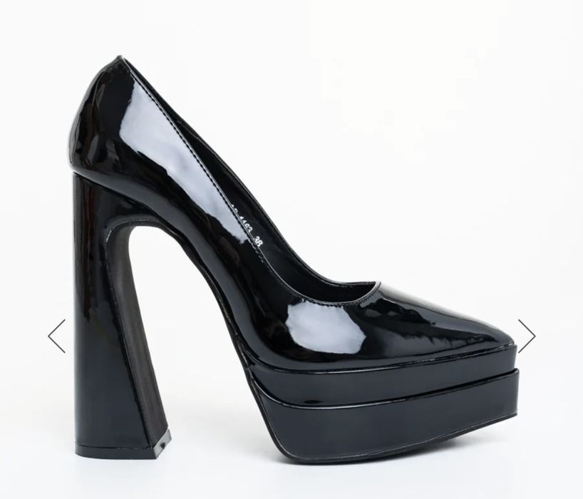 Pantofi de lac cu platforma nr 37