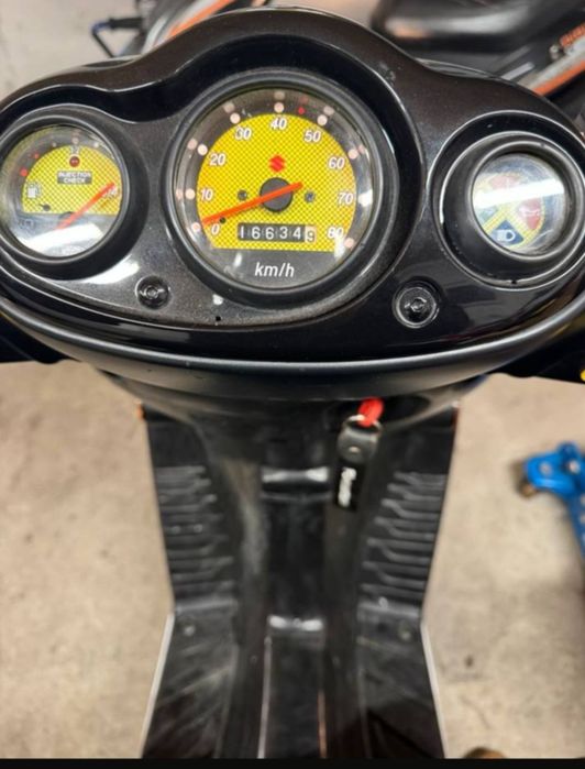 Скутер Suzuki  50 куб