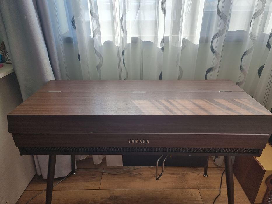 Vând Instument Muzical (Pian/Pianina)