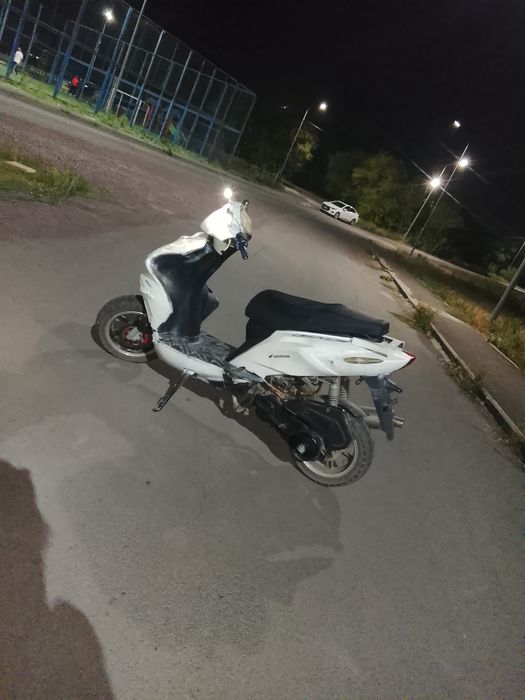 Продам скутер 150 кубов