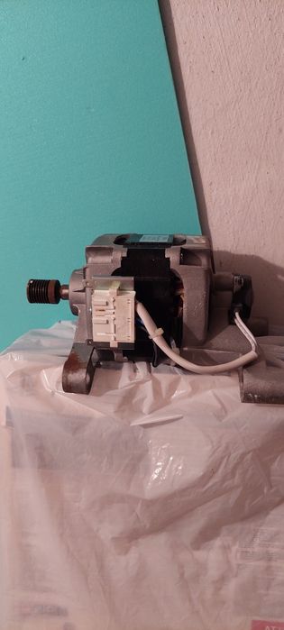 Мотор за пералня Индезит