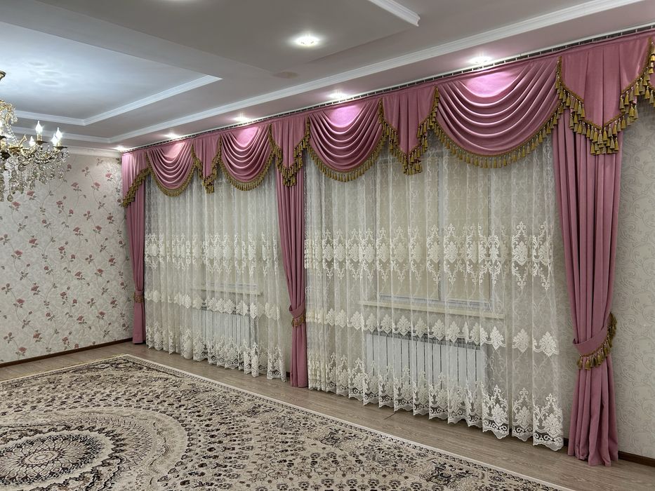 Шторы хорошем состояние.