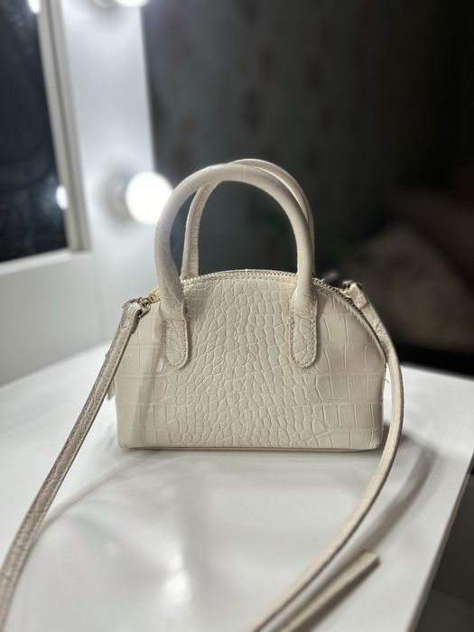 Продаю сумки за 4000 тенге.