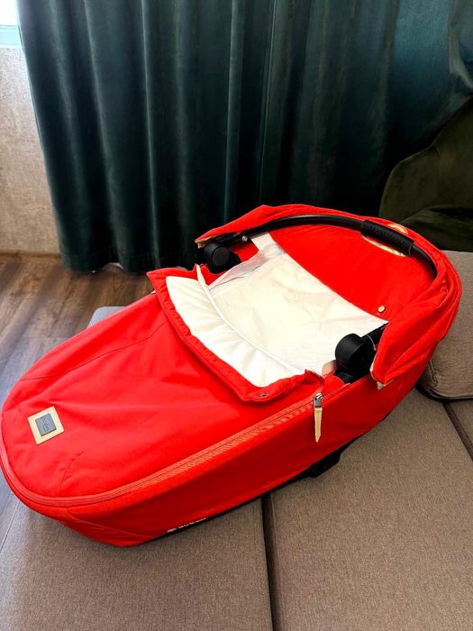 НОВ кош за новородено Cybex Priam 4 с чанта и дъждобран