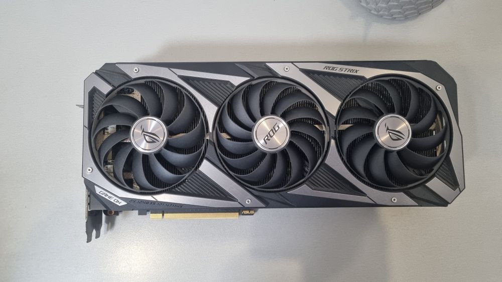 Vand placa video RTX 3070 Asus Rog Strix 3 vent