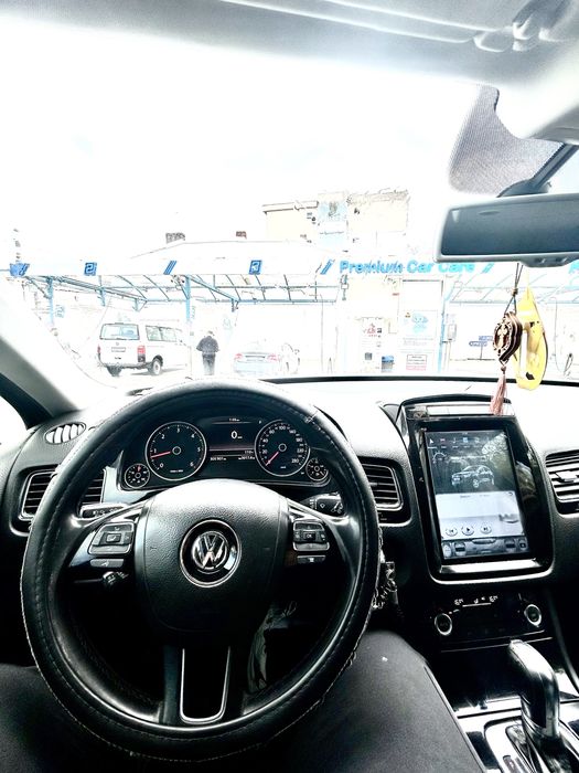 VOLKSWAGEN Touareg 2012 — imagine 3