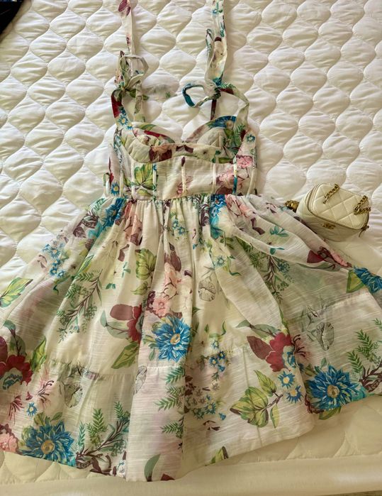 Женская одежда Платье