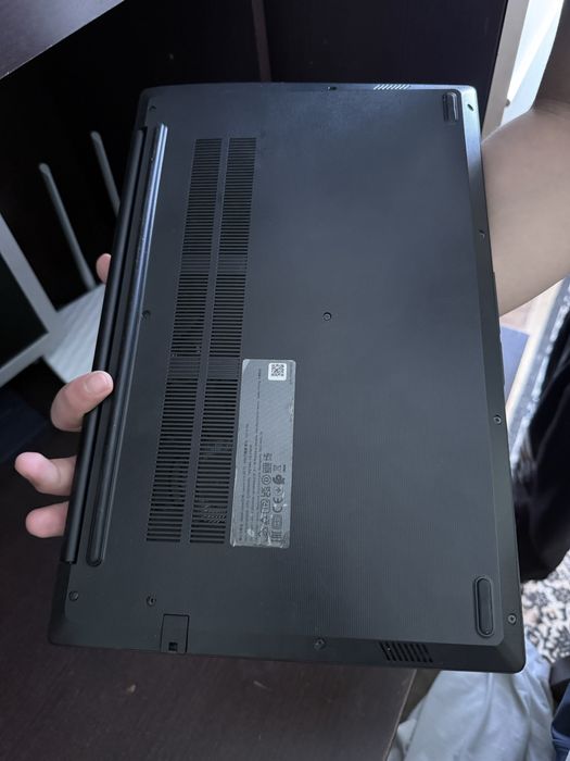 Lenova ноутбук сотилади