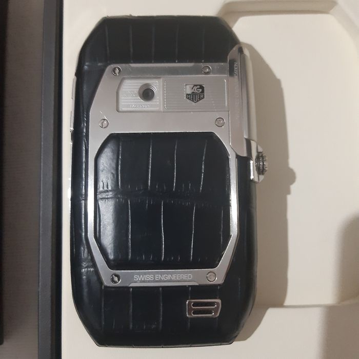 Продам телефон Tag heuer