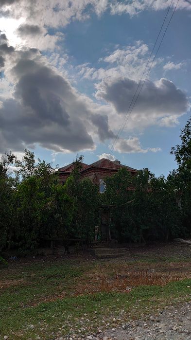 Двуетажна къща в село Сламино