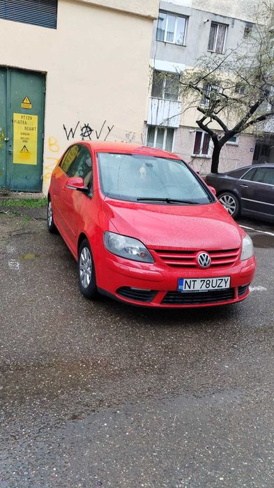 Golf 5plus roșu de vanzare