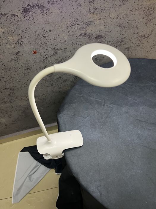 Лед лампа с щипка